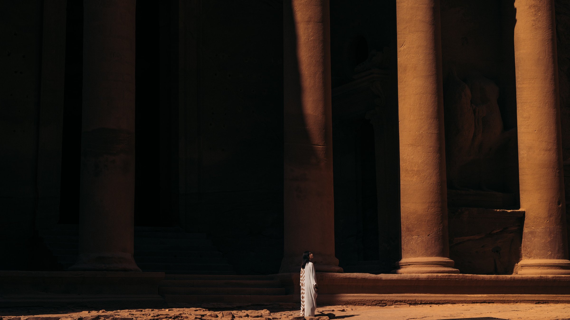 Columns & light — photograph by Ahmed Wahba.